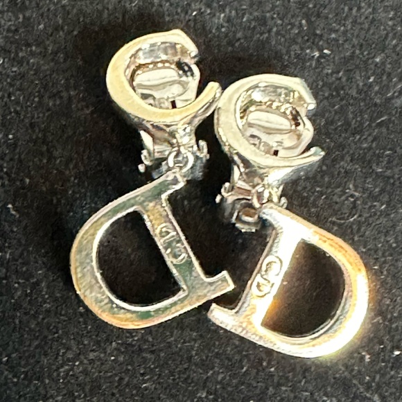 Christian Dior Clip On Earrings - Picture 4 of 11